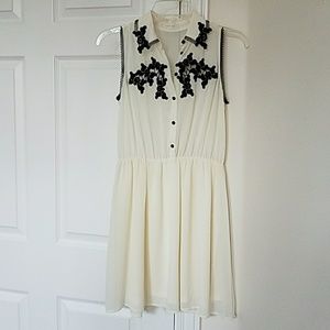 Floral embroidered sleeveless dress